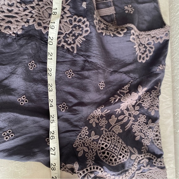 Johnny was blue embroidered blouse - Picture 15 of 15